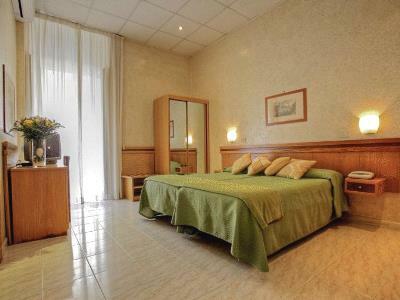 Hotell Embassy 3*